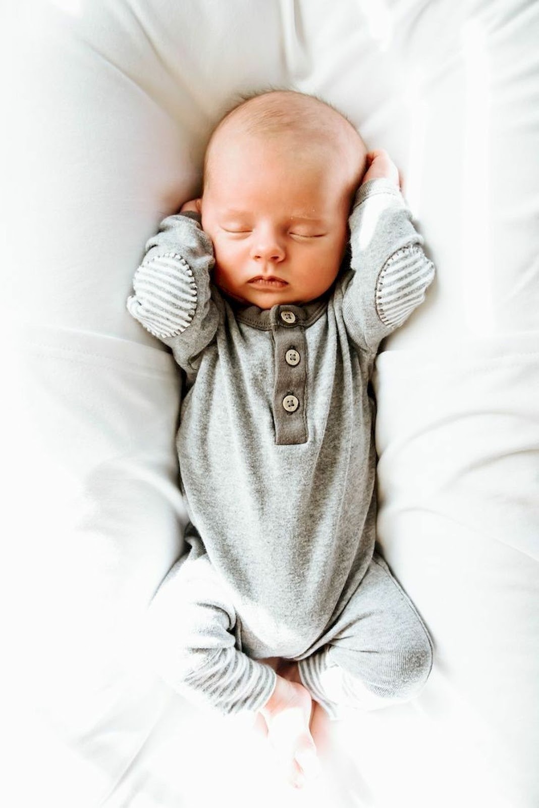 Baby Photos Wallpapers - Cute Newborn Baby Boy Clothes - 1068x1600 Wallpaper  