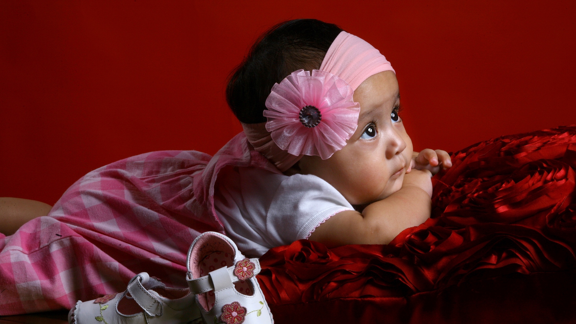 Wallpaper Girl, Shoes, Bandage, Bow Cushion, Baby - Female Baby Images Hd - HD Wallpaper 
