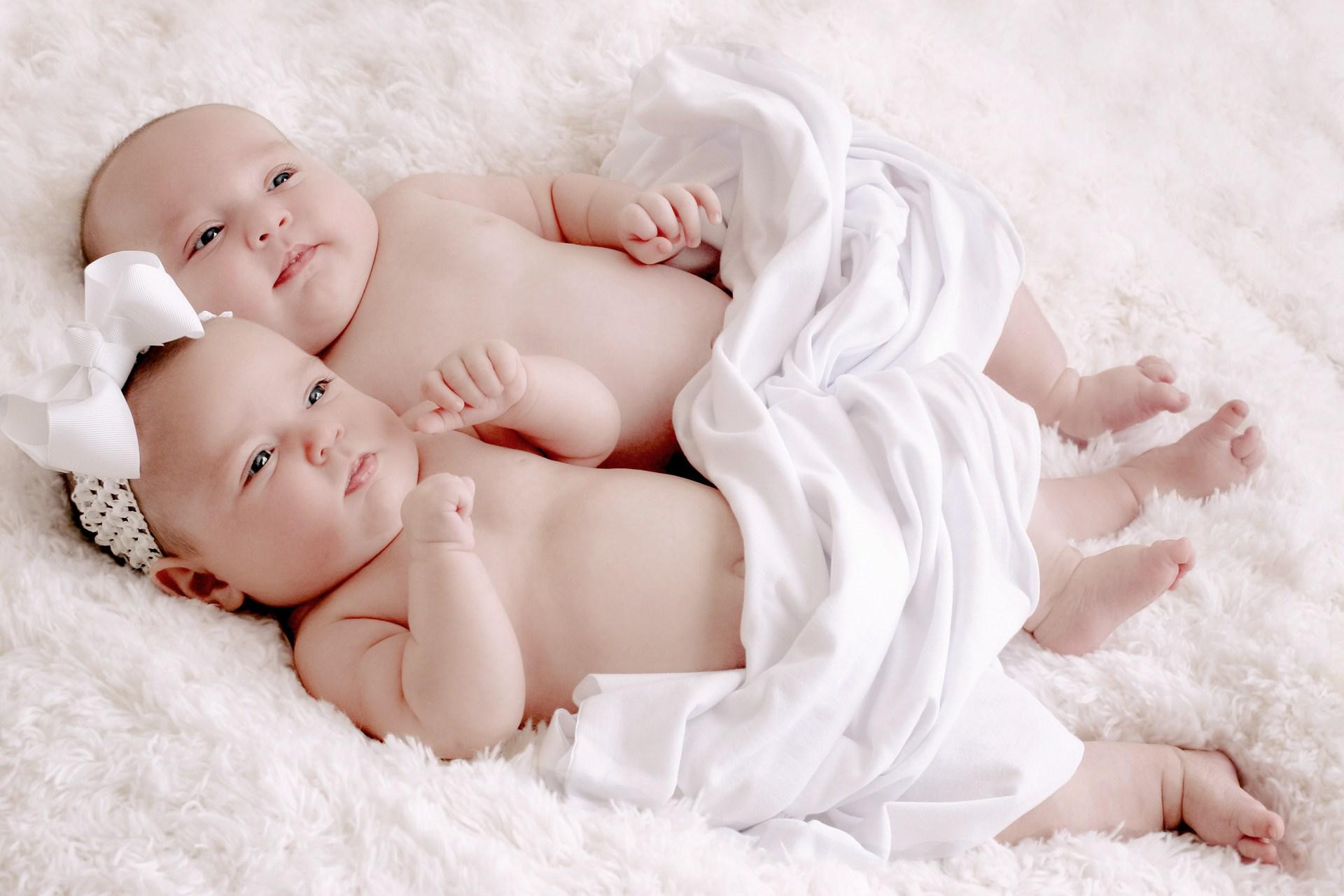 Baby Sleep Cute Twins - HD Wallpaper 