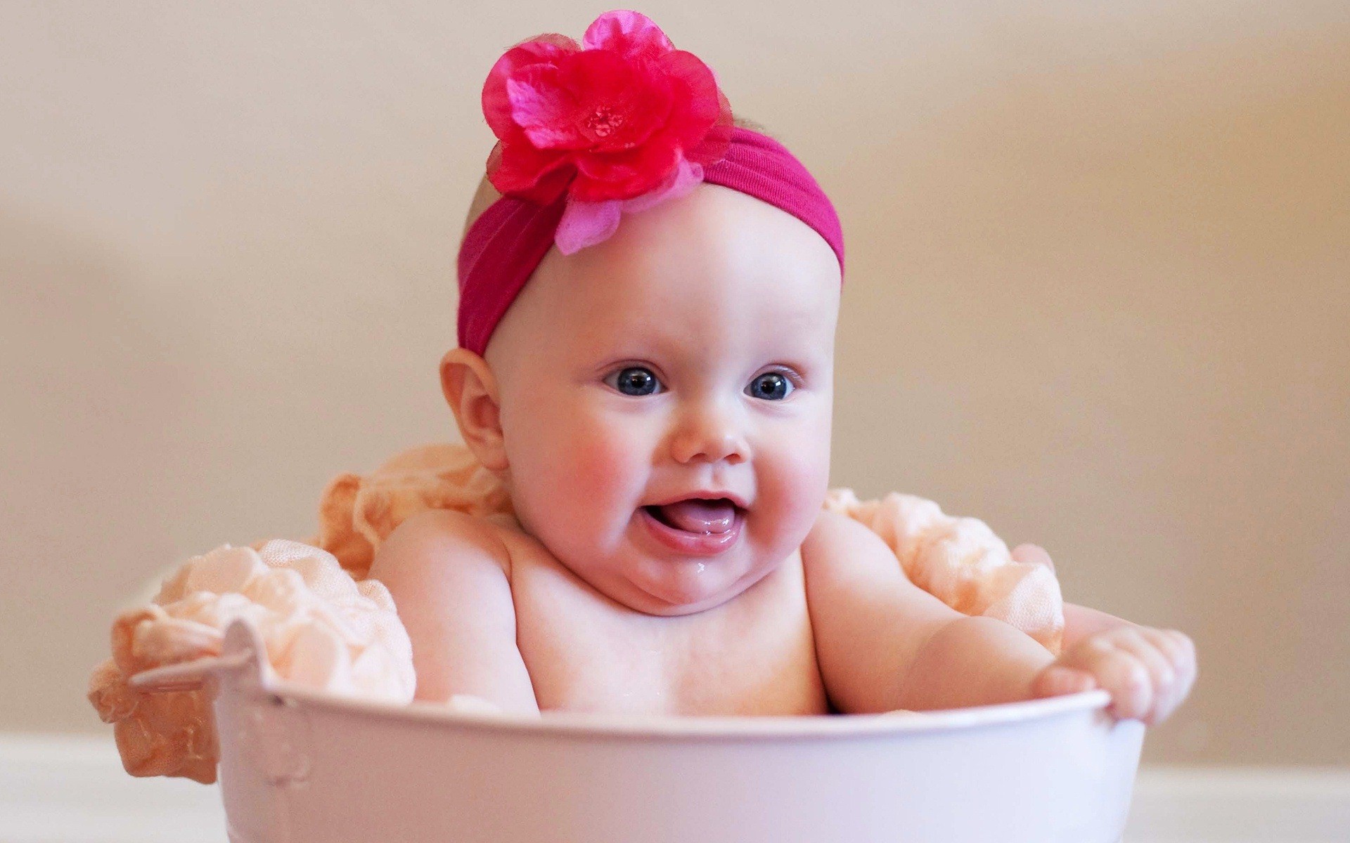 Beautiful Baby Girl Hd Pics - New Baby Funny Quotes - HD Wallpaper 