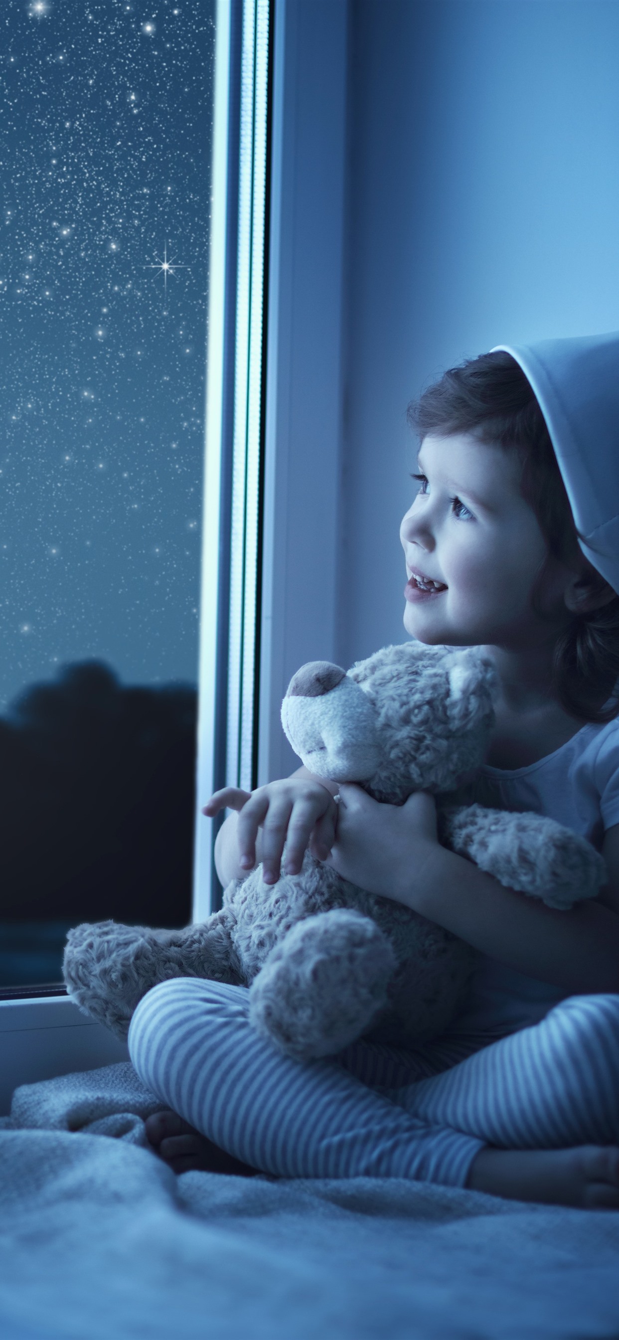 Beautiful Moon Little Girl - HD Wallpaper 