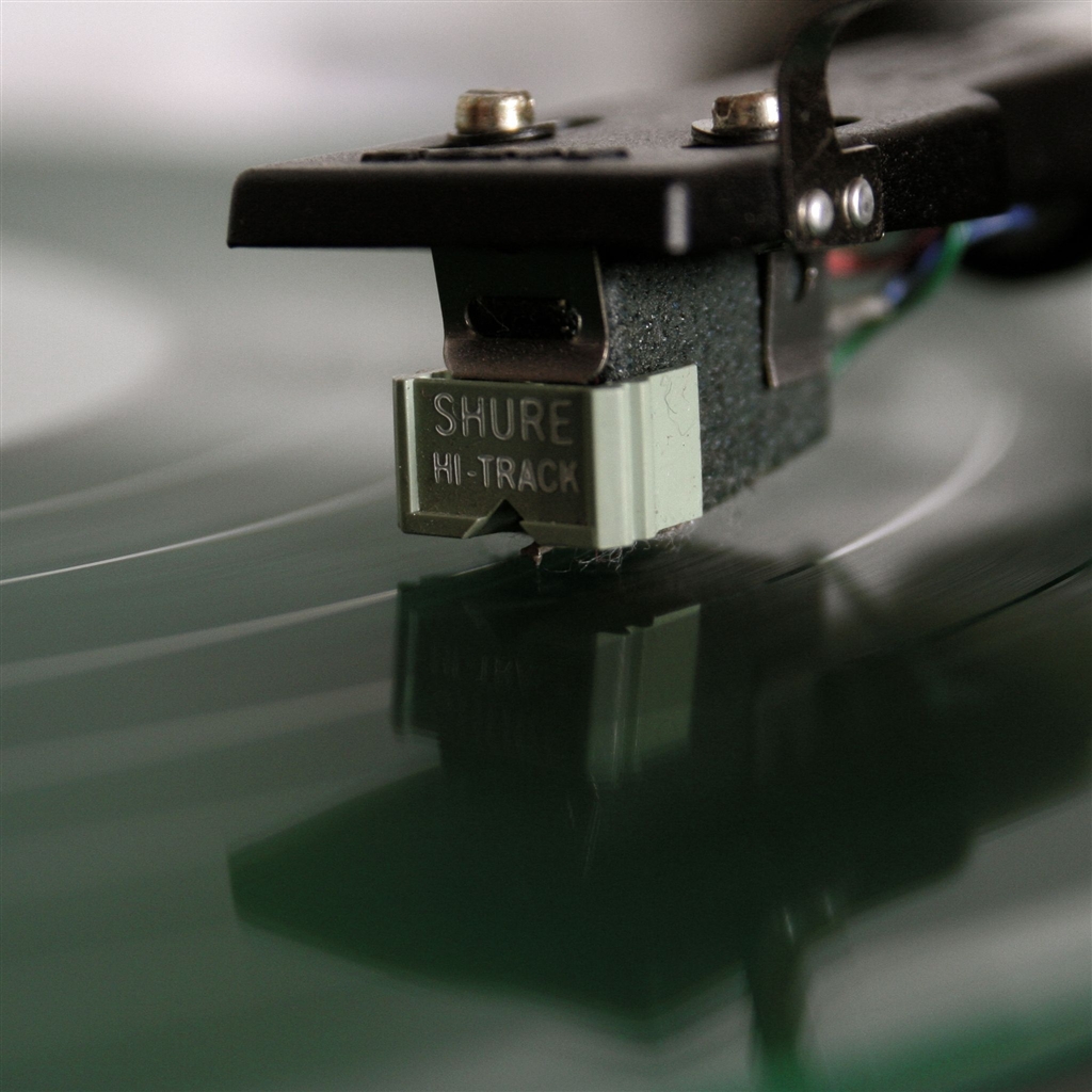 Vinyl Player Macro Ipad Air Wallpaper - Black Keys - HD Wallpaper 