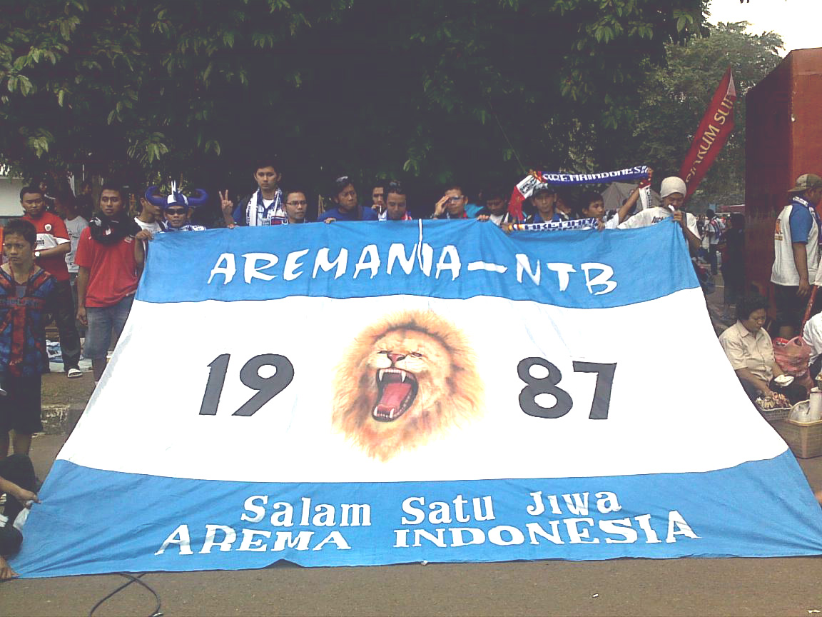 Crowd - HD Wallpaper 