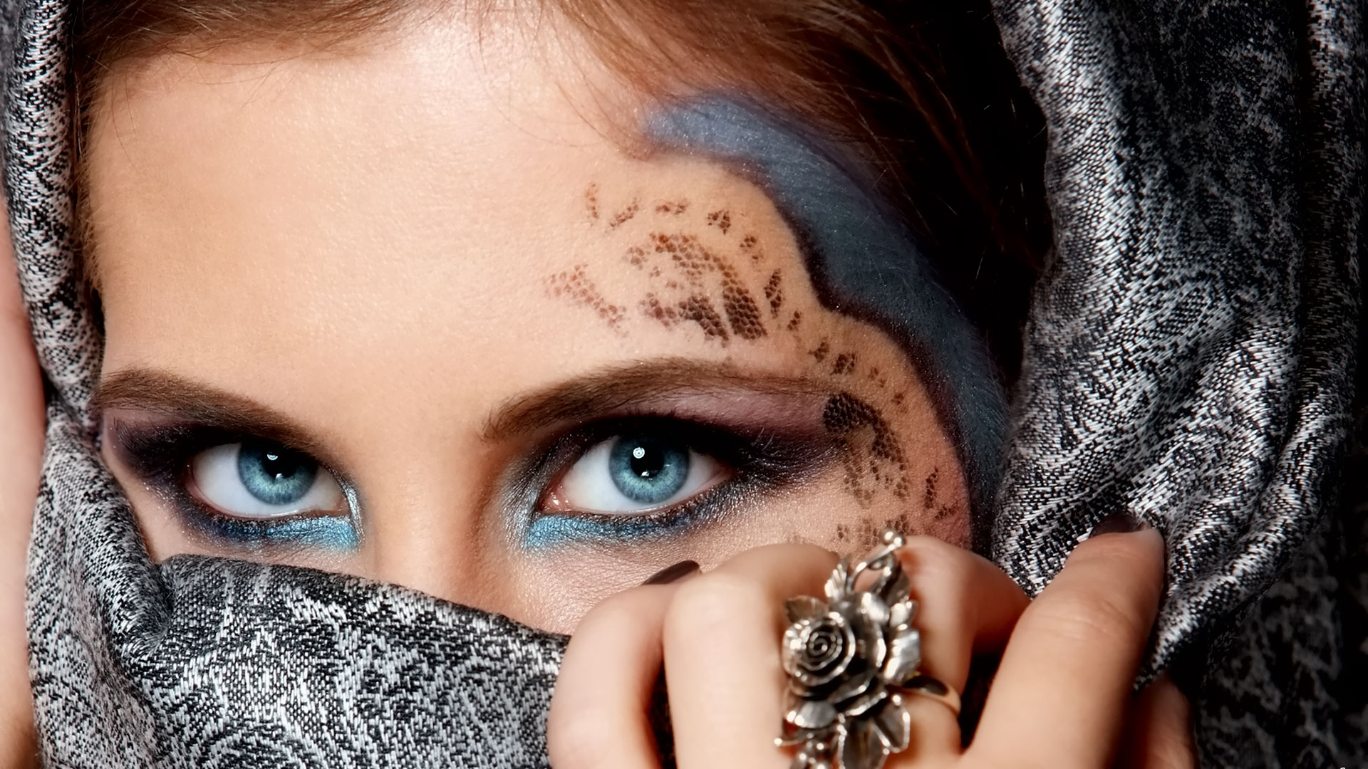 Arab Women In Hijab Hd Wallpapers - Middle Eastern Women - HD Wallpaper 