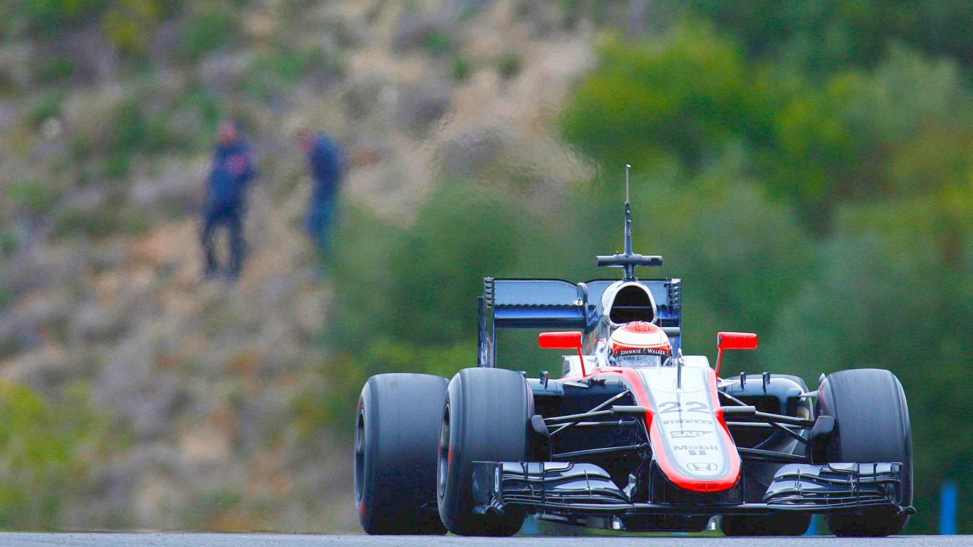 Jenson Button 2015 Mclaren Honda Mp4-30 F1 On Track - Mclaren - HD Wallpaper 