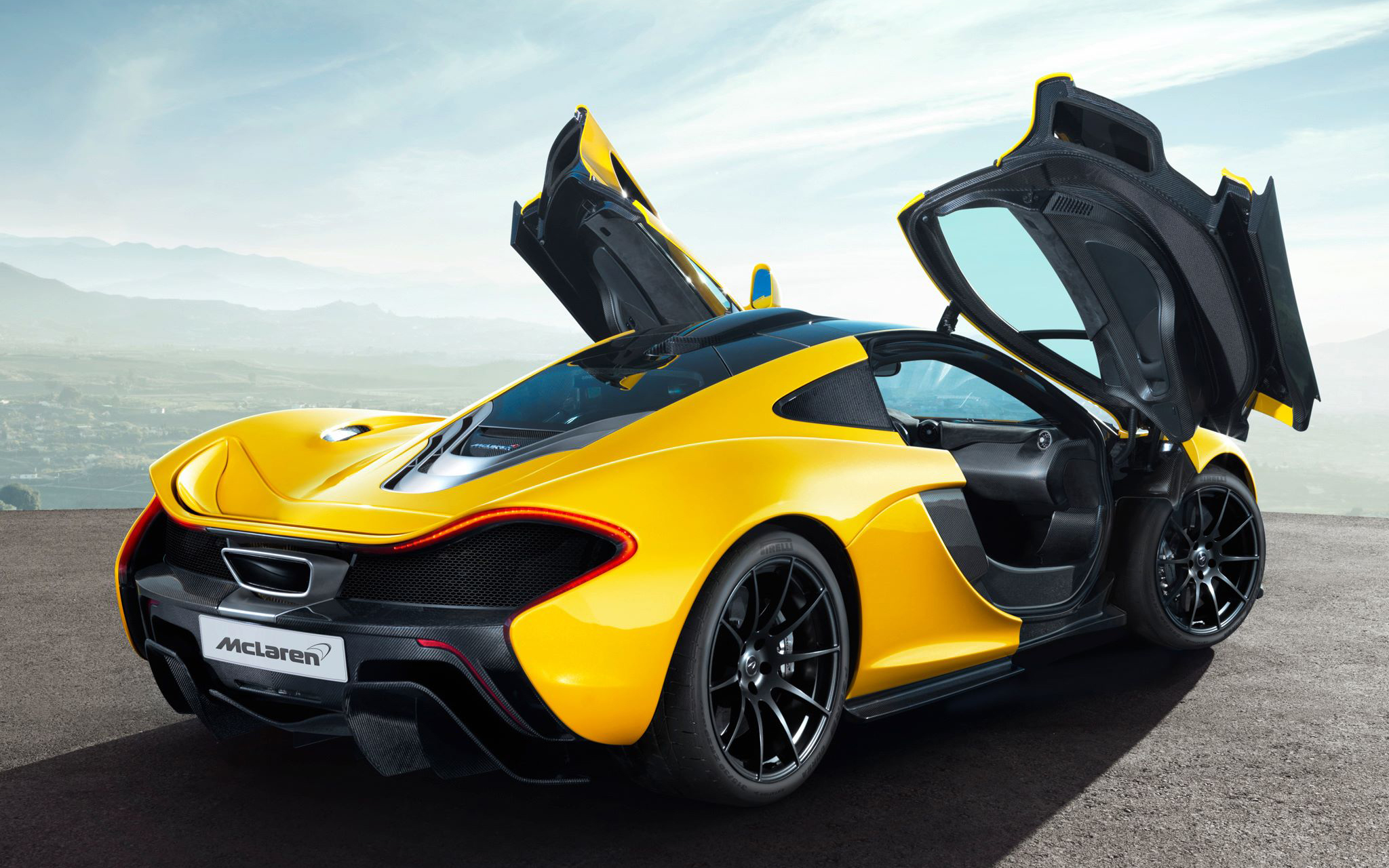 Yellow And Black Maclaren - HD Wallpaper 