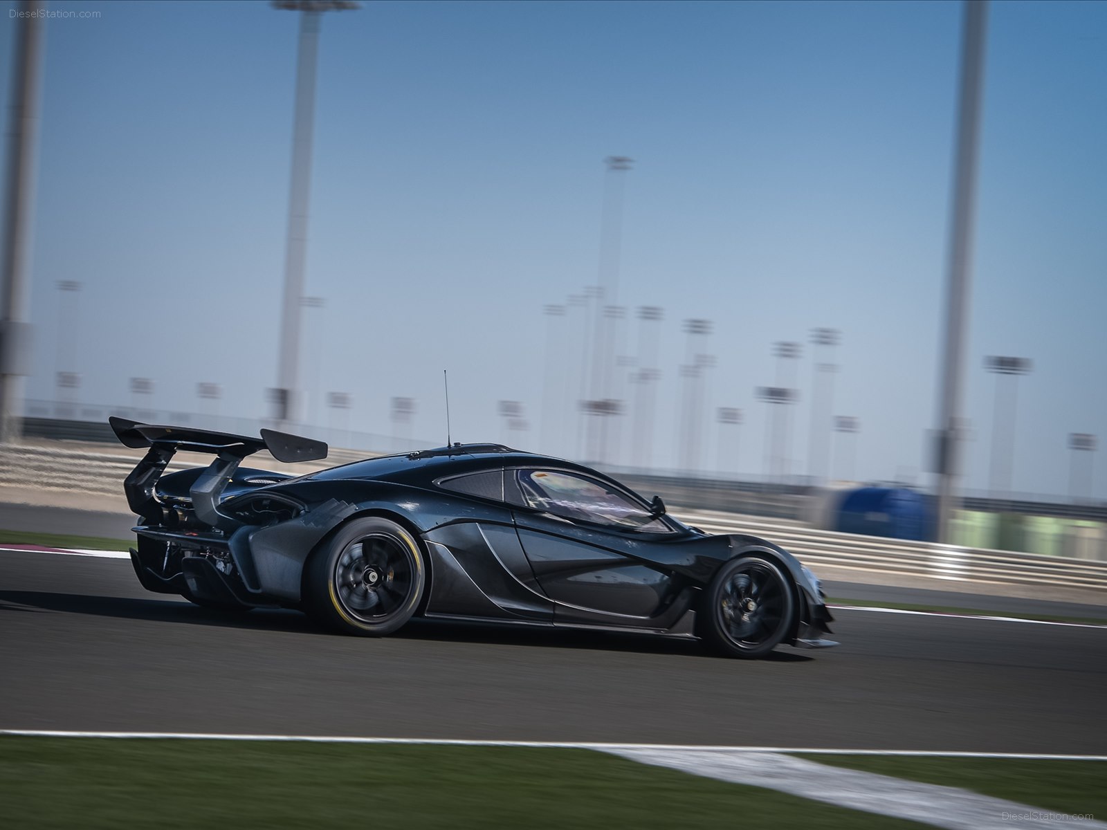 Mclaren P1 Gtr - Mclaren - HD Wallpaper 
