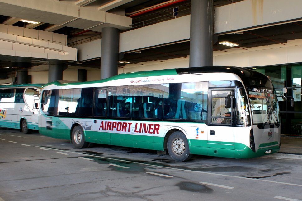 Airport Liner And Airport Coach At The Klia2 - Nilai To Klia Bus - HD Wallpaper 