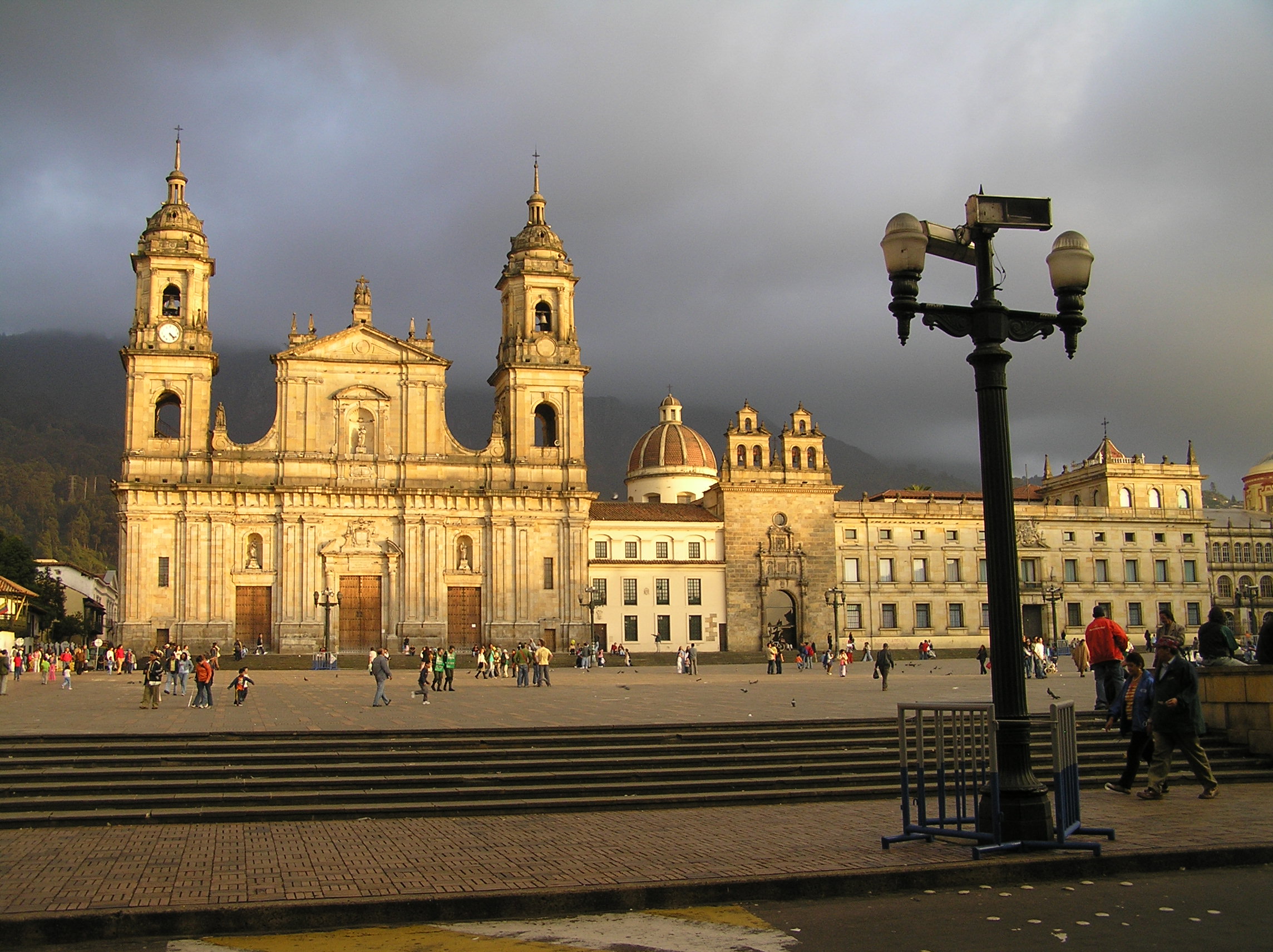 Bolívar Square High Resolution Wallpaper Hd - Primary Cathedral Of Bogotá - HD Wallpaper 