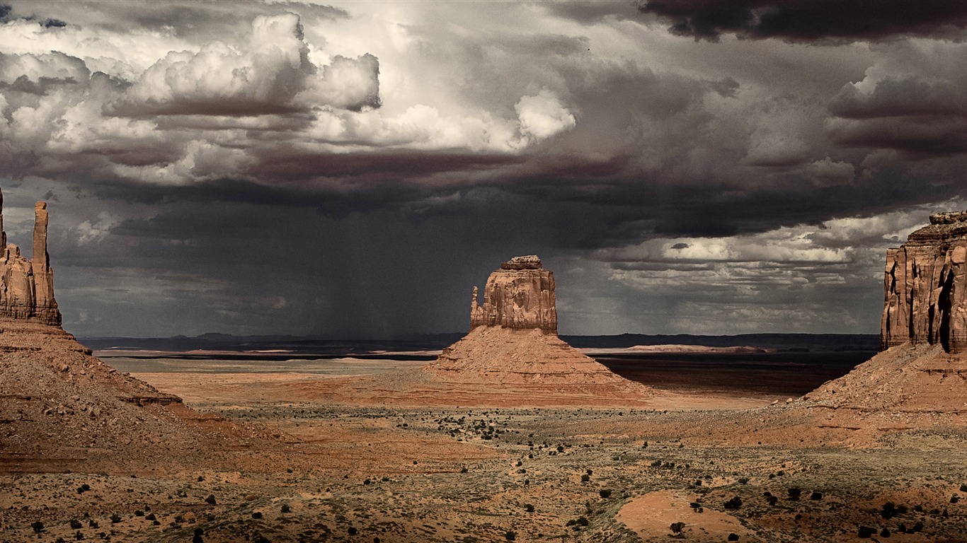 Storm In Monument Valley-november 2015 Bing Wallpaper2015 - Cloudy Sky - HD Wallpaper 