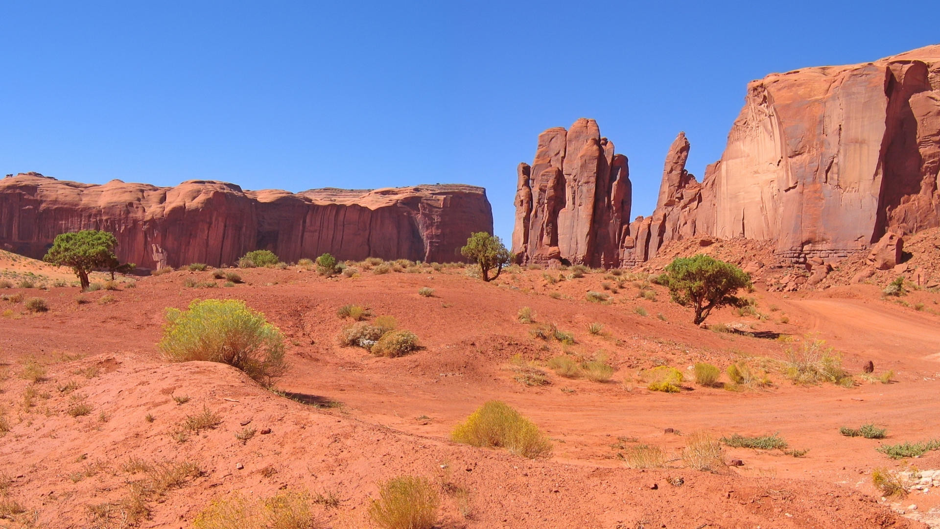 Related Wallpapers From Free Monument Valley Wallpaper - Cool Desert Landscape - HD Wallpaper 