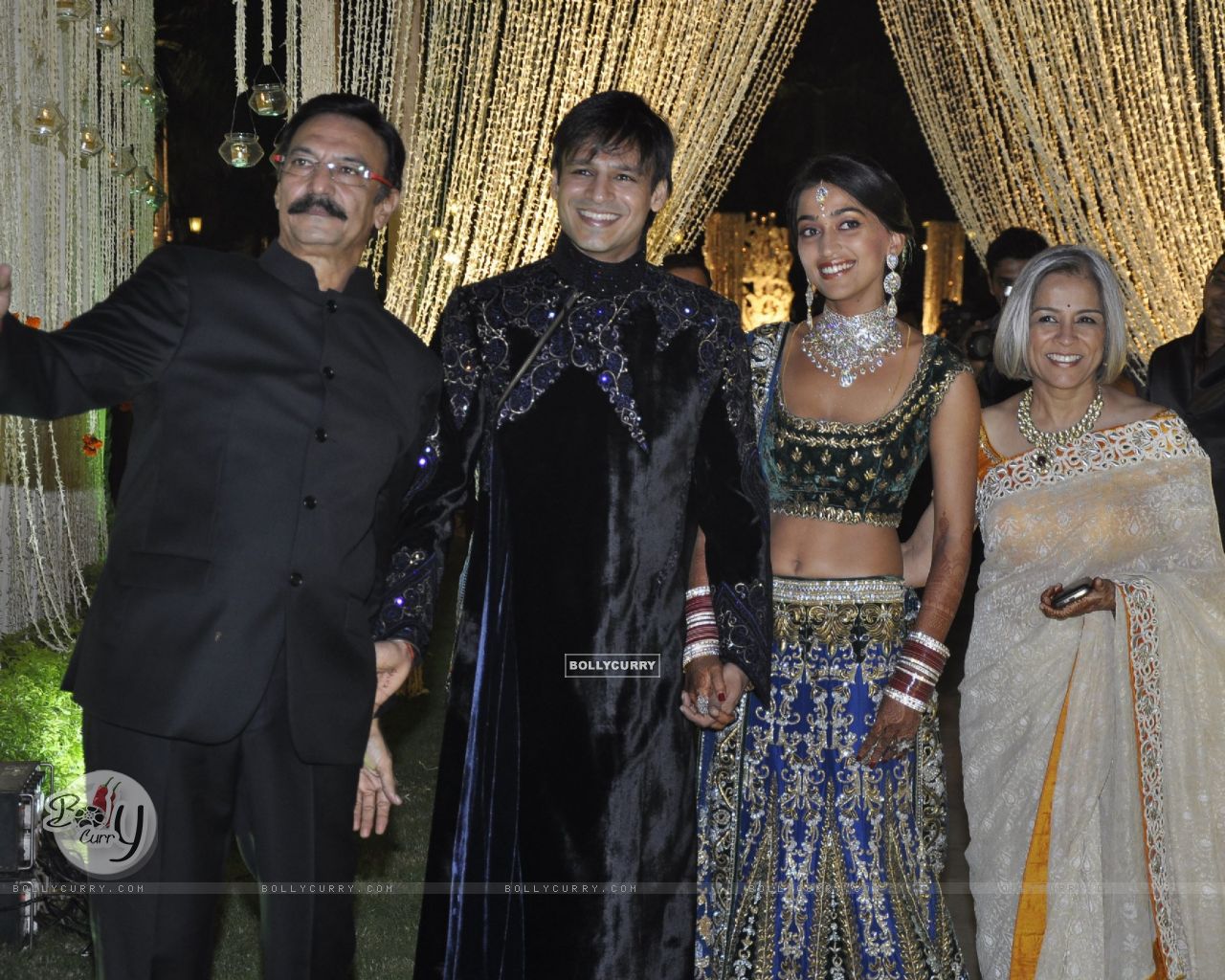 Vivek Oberoi S Wedding Reception At Itc Grand Maratha - Vivek Oberoi Wedding - HD Wallpaper 