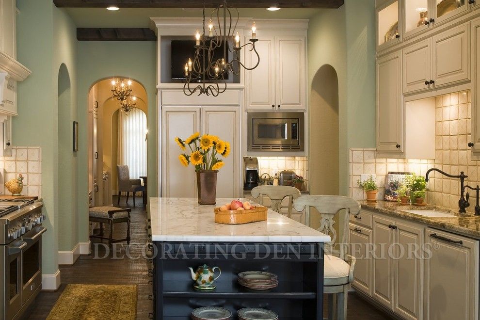 Wolf Gordon Wallcovering For A Traditional Kitchen - Kitchen - HD Wallpaper 