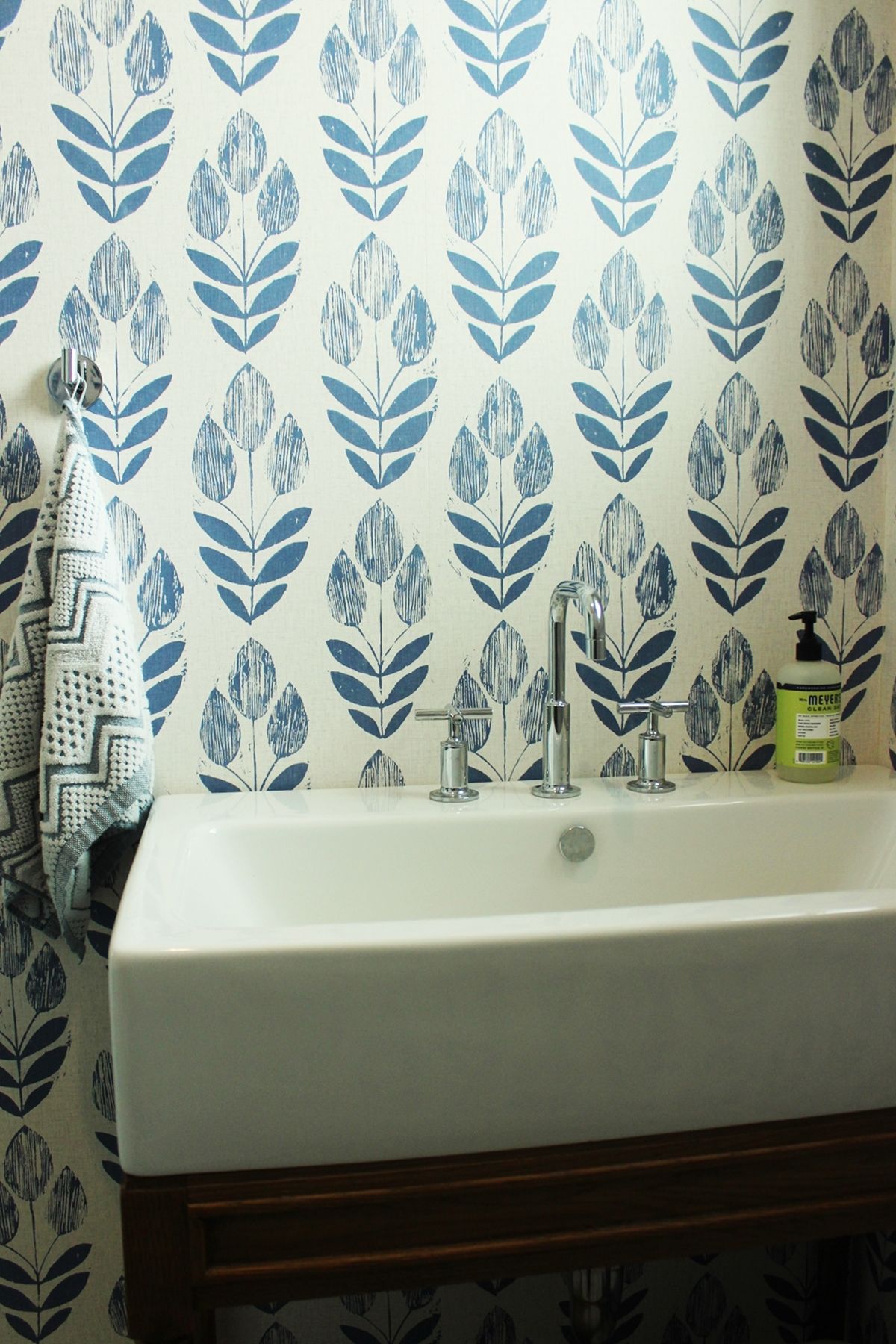 Bold Print Wallpaper - Wallpaper - HD Wallpaper 