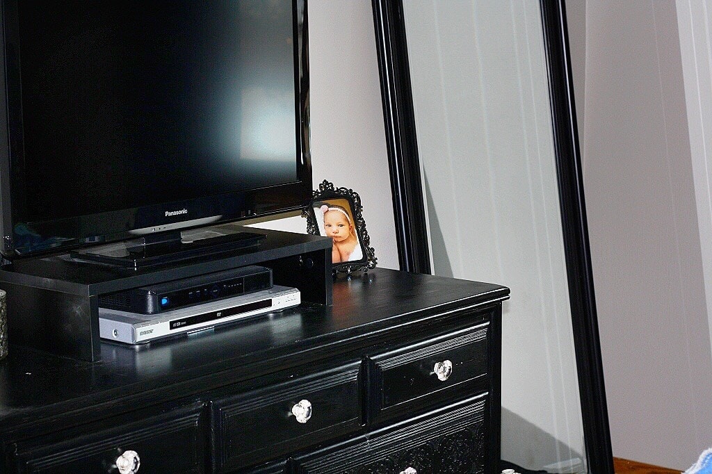 Paintable Wallpaper Dresser Makeover - Chest Of Drawers - HD Wallpaper 