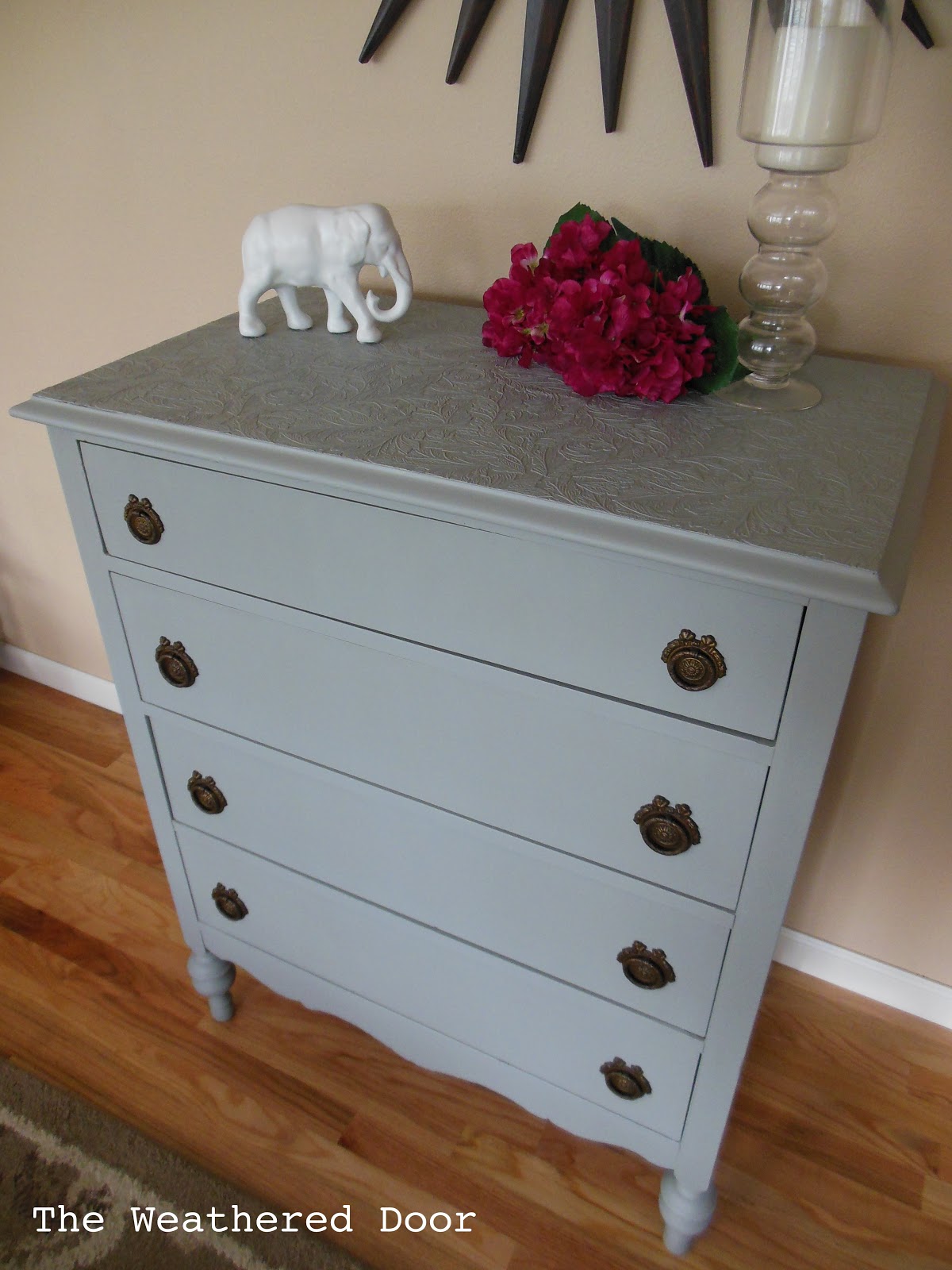 Dresser Top - HD Wallpaper 