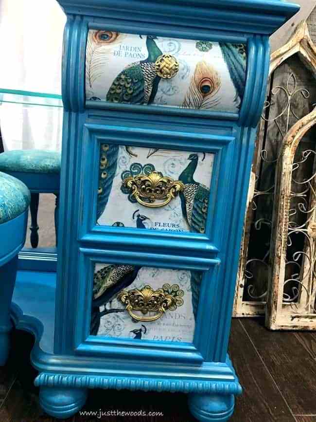 How To Decoupage Furniture With Wallpaper - Peacock Decoupage - HD Wallpaper 