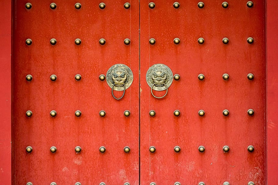 Brown Wooden Wardrobe, Door, Ye Xian Tower, Chinese - Red Door Chinese - HD Wallpaper 