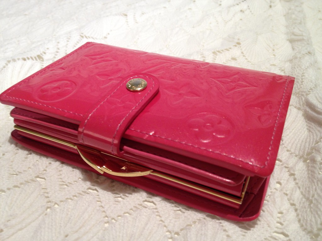 Wallet - HD Wallpaper 