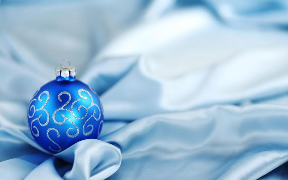 Blue Christmas Tree Bubble Wallpaper,ball Hd Wallpaper,silk - Blue Christmas Background - HD Wallpaper 
