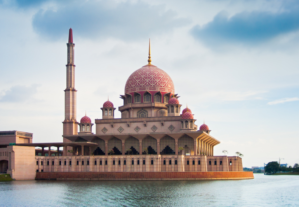 Putra Mosque - HD Wallpaper 