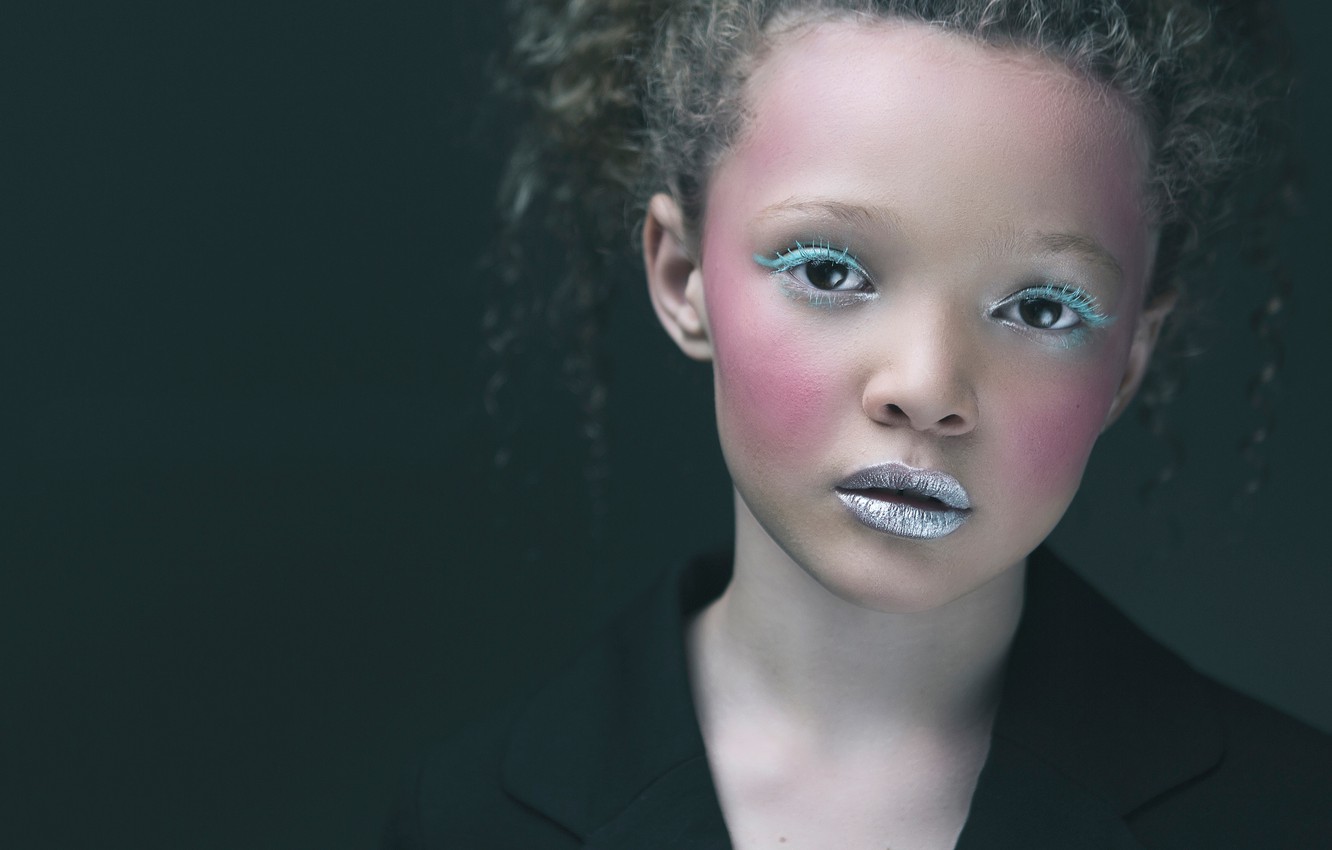Photo Wallpaper Model, Makeup, Girl, Curls, Berkeley - Girl - HD Wallpaper 
