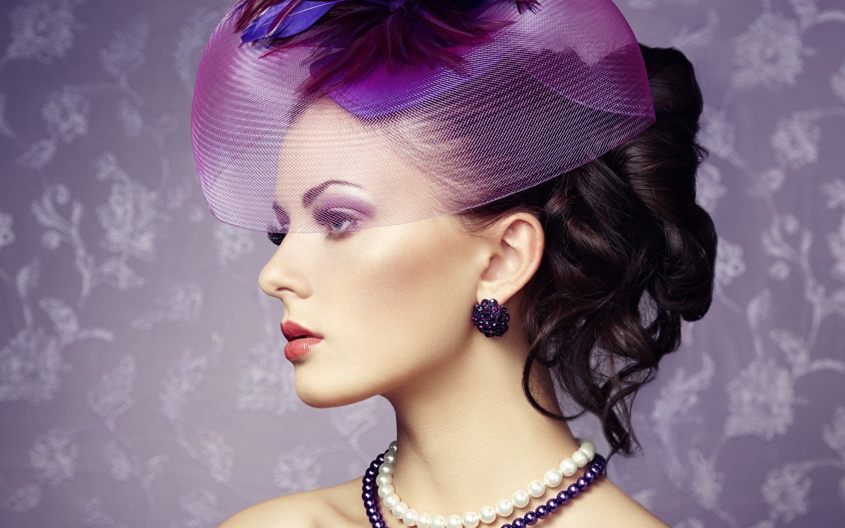 Style Girl Makeup Earrings Necklaces - HD Wallpaper 