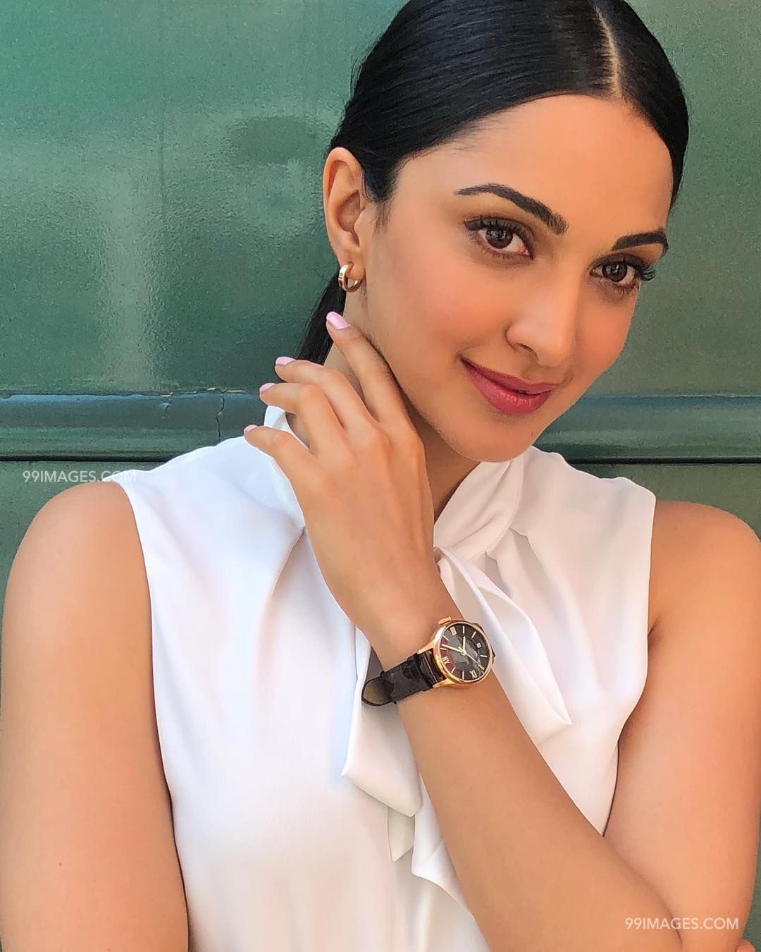 Kiara Advani Beautiful Hd Photoshoot Stills & Mobile - Kiara Advani Ms Dhoni Movie Actres - 1080x1350 Wallpaper Kiara Advani Beautiful Hd Photoshoot Stills & Mobile - Kiara Advani Ms Dhoni Movie Actres - 1080x1350 Wallpaper