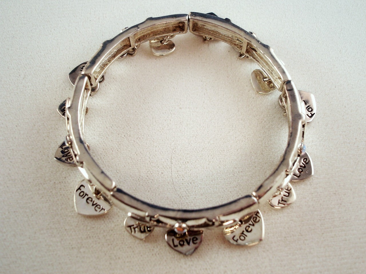 Bracelet - 1280x960 Wallpaper - teahub.io