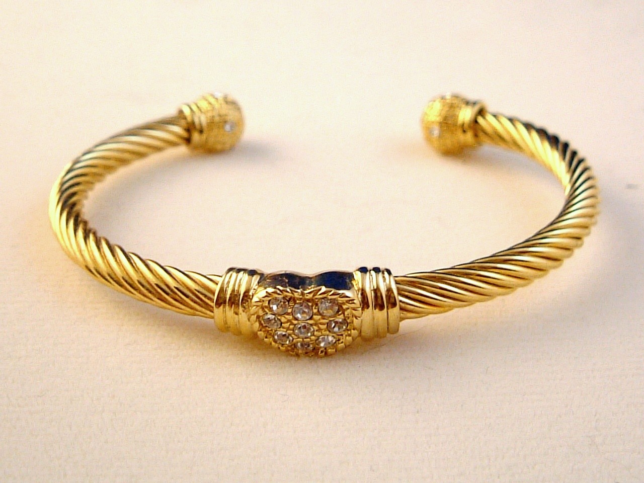 Gold Bracelet - HD Wallpaper 