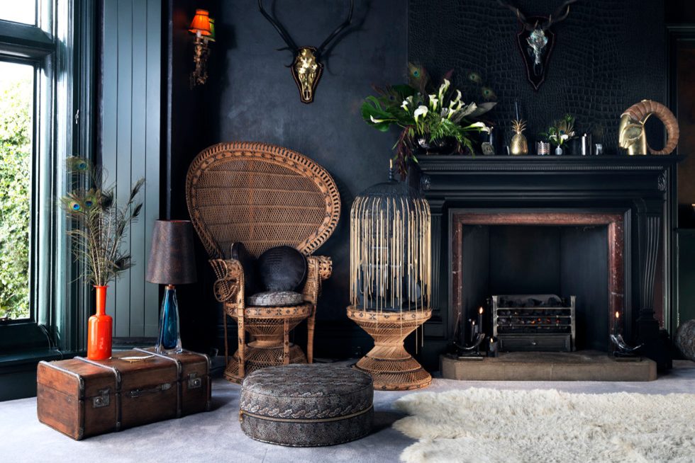 Cornwall Hippie Wallpaper With Geometric Wallpaper - Animal Skull Living Room - HD Wallpaper 