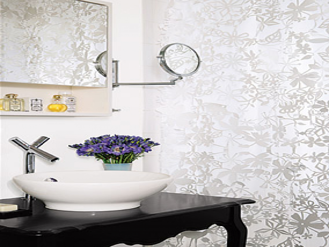 White Wallpaper For Bathrooms - HD Wallpaper 