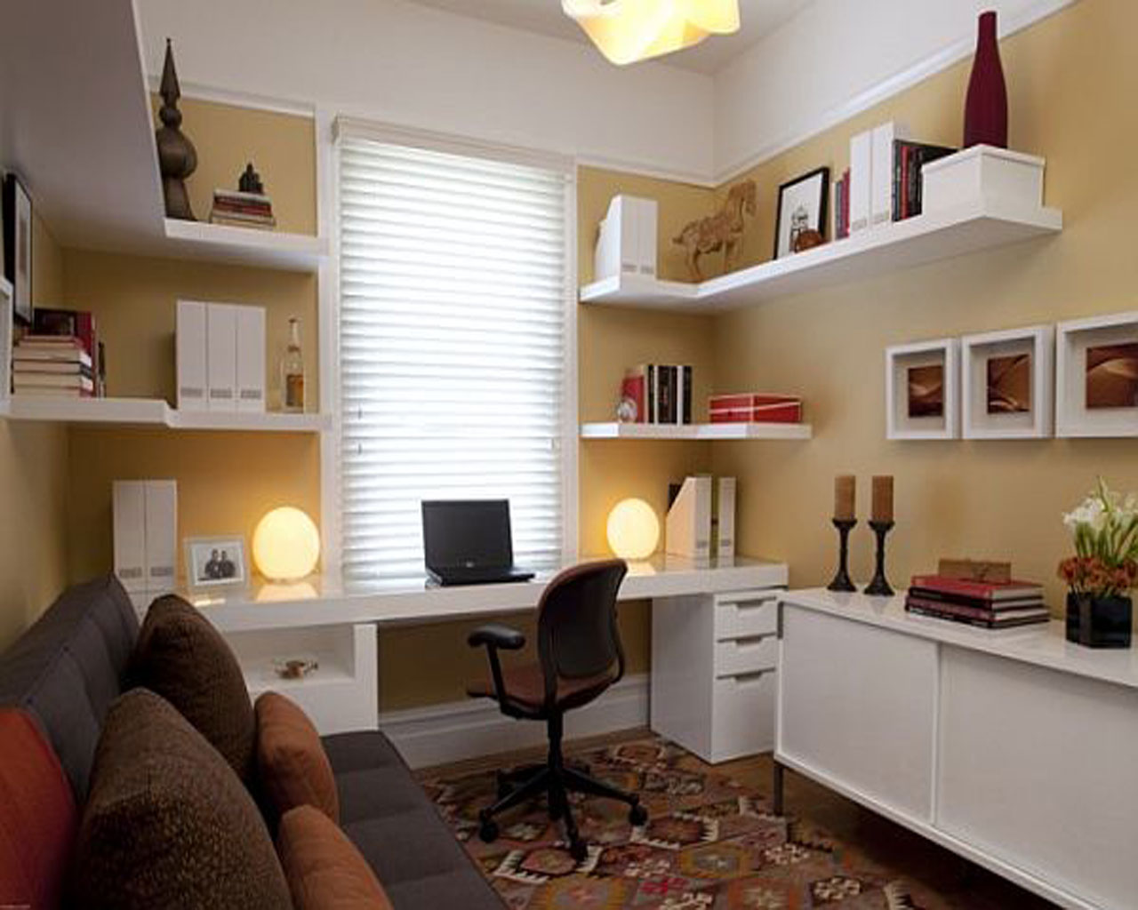 Home Office Apartment Ideas - Small Home Office With Couch - HD Wallpaper 