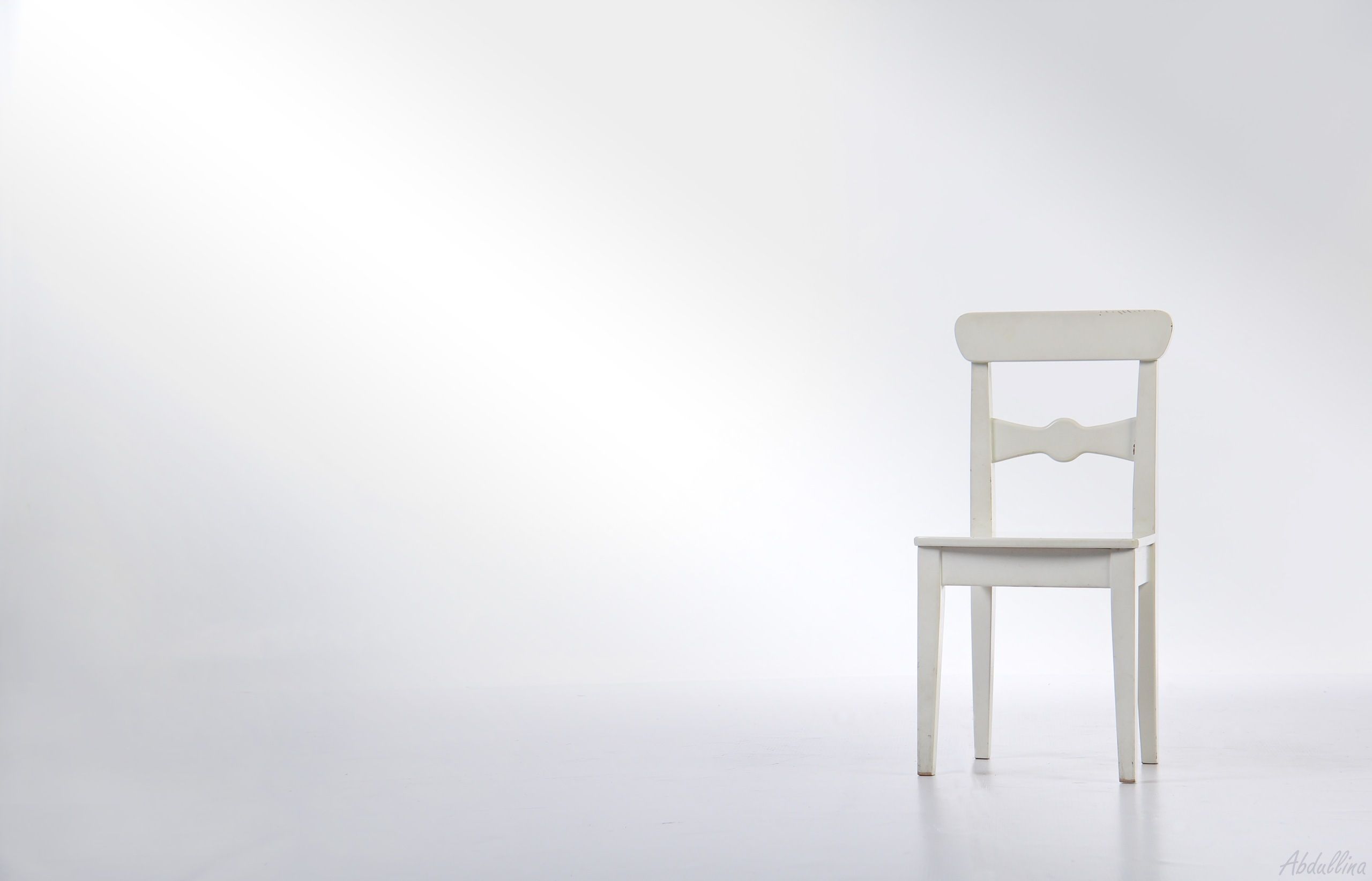 Chair In White Room - HD Wallpaper 