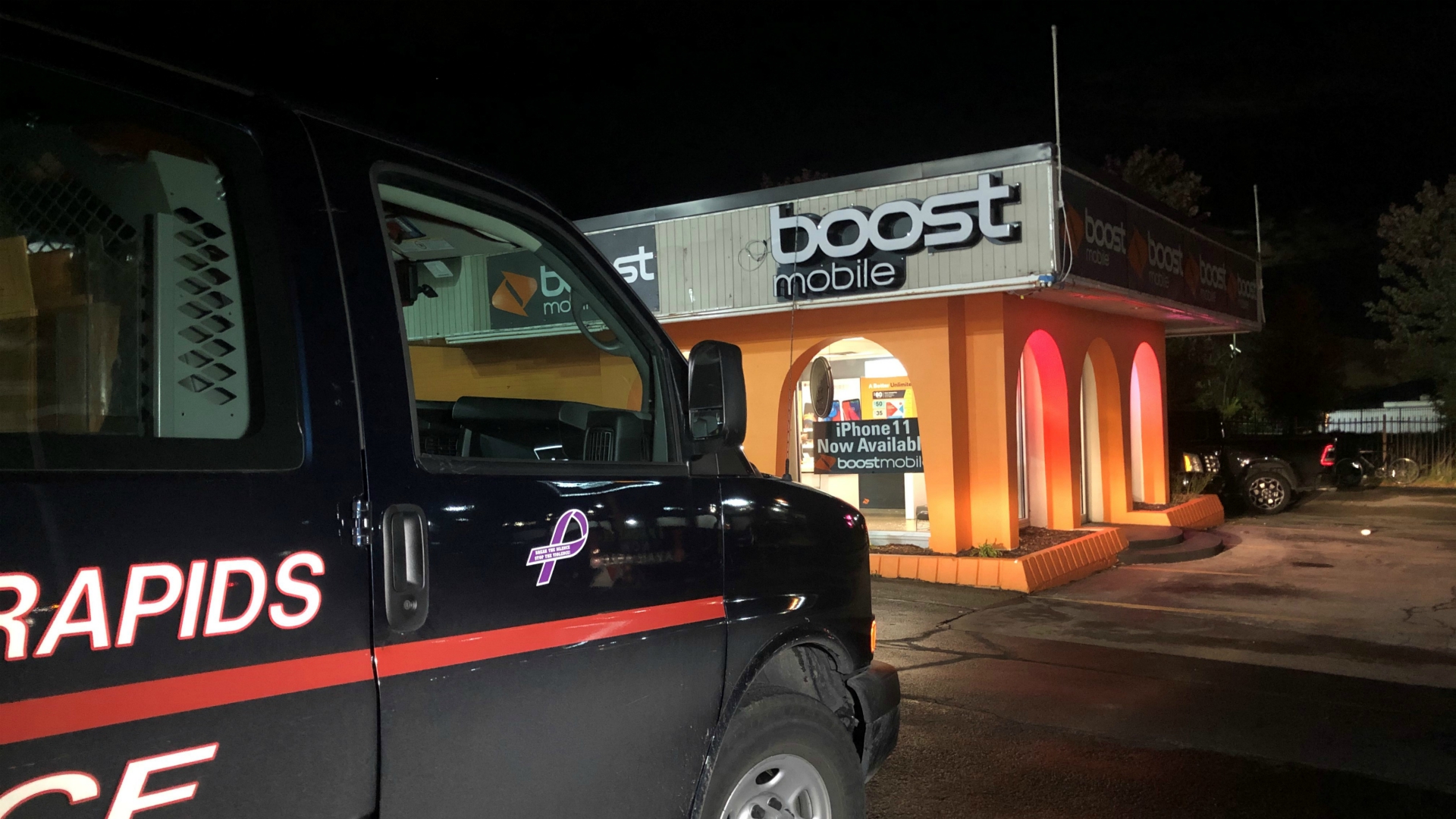 Compact Van - HD Wallpaper 