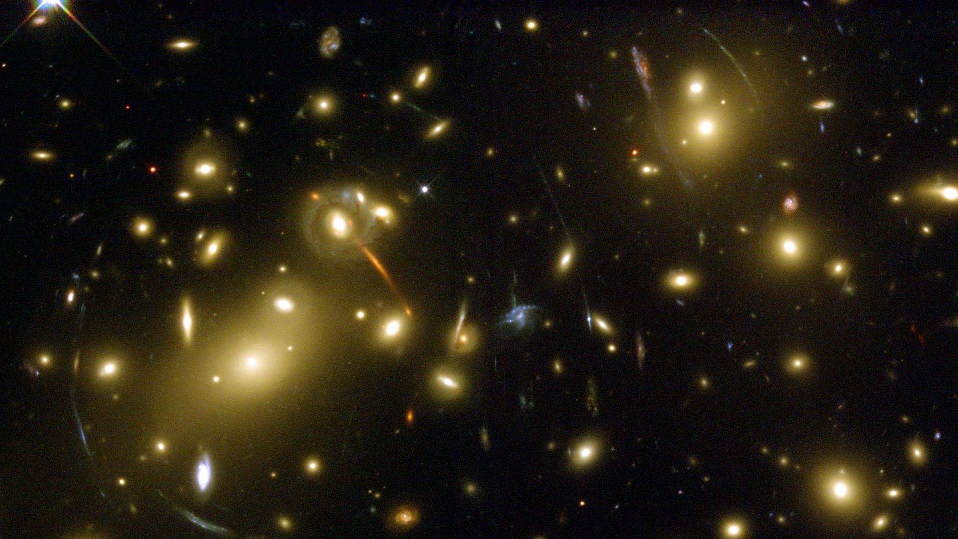 Space Wallpaper - Hubble Telescope Galaxies - HD Wallpaper 