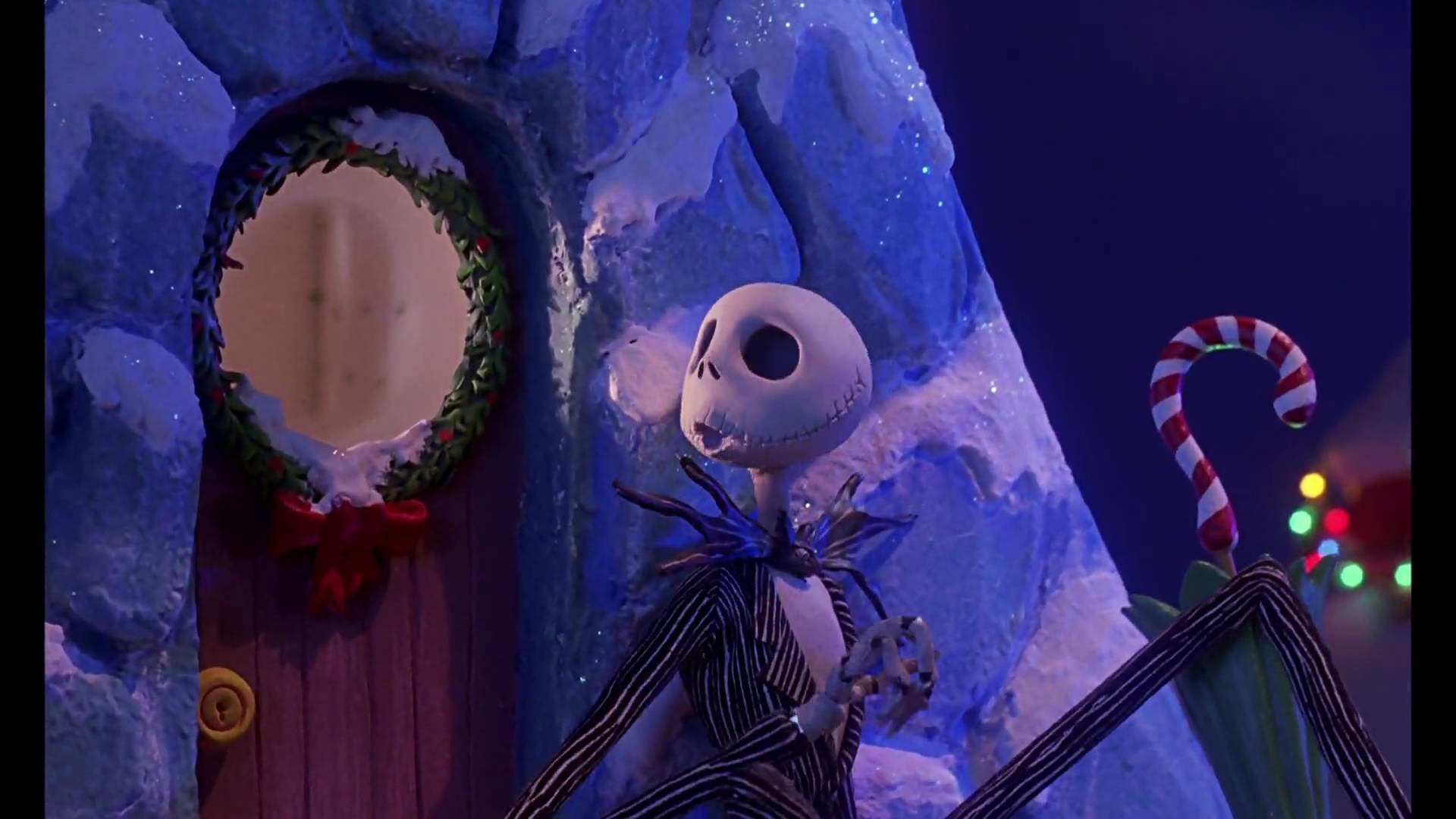 The Nightmare Before Christmas Movie Wallpapers - Jack Skeleton In Christmas Town - HD Wallpaper 
