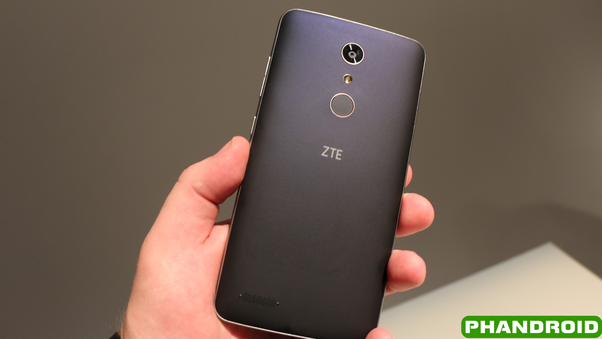 Hands-on With Zte’s Monster Budget Device, The Zte - HD Wallpaper 