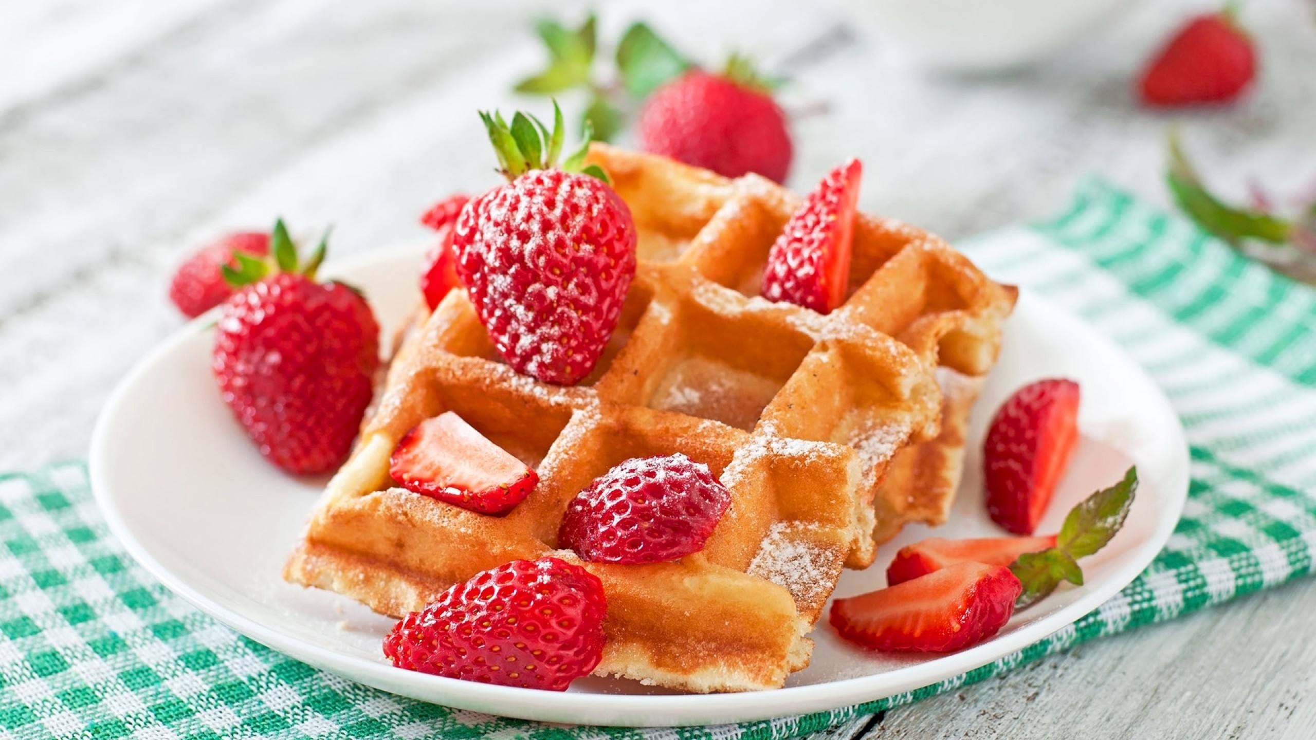 Waffle, Strawberries, Breakfast - Waffle - HD Wallpaper 