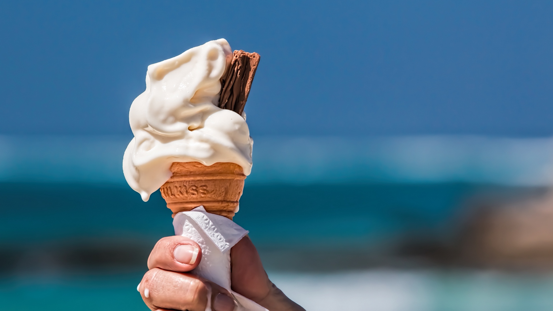 Ice Cream Waffle Cup Outdoor Photo - Ice Cream Wallpaper Hd - HD Wallpaper 