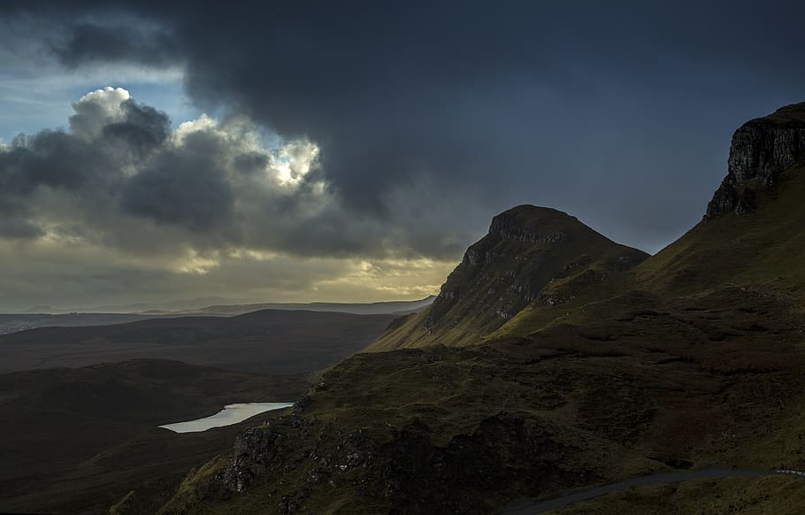 Quiraing, United Kingdom, Portree, Mountains, Loch, - Summit - HD Wallpaper 