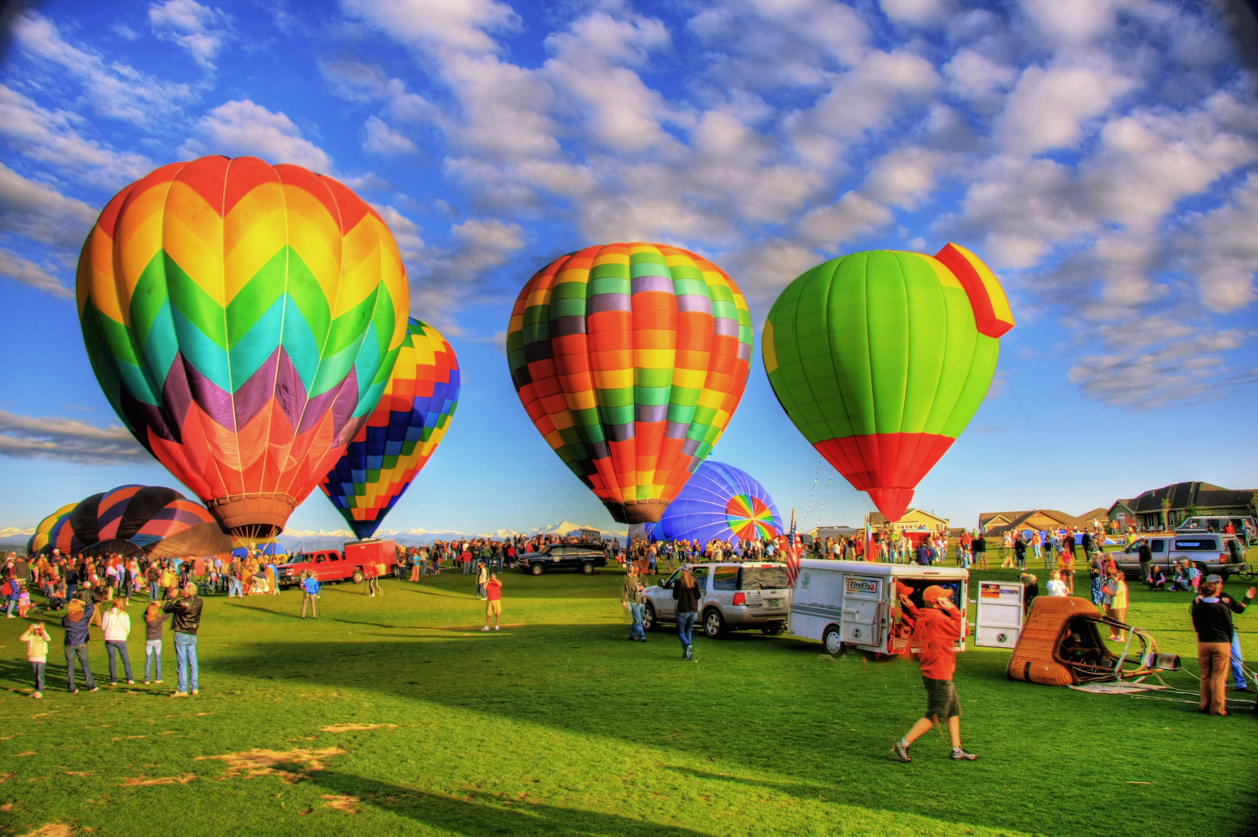 Colorful Air Balloon Wallpaper Photos Wallpaper - Colourful Hot Air Balloon - HD Wallpaper 