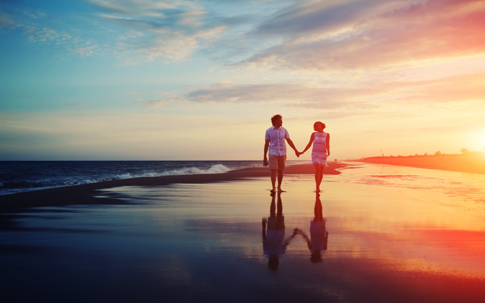 Couple Walking Hand In Hand - HD Wallpaper 
