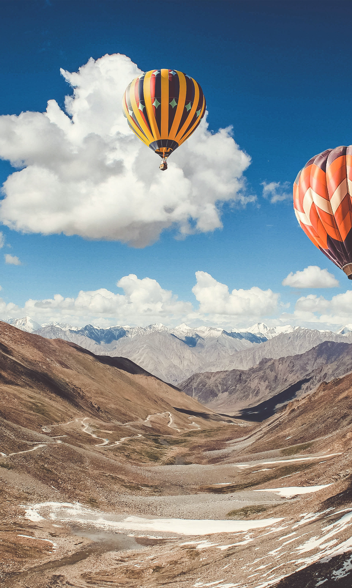 Hot Air Balloon, Ride, Leh, Mountains, Wallpaper - Hot Air Balloon 4k - HD Wallpaper 