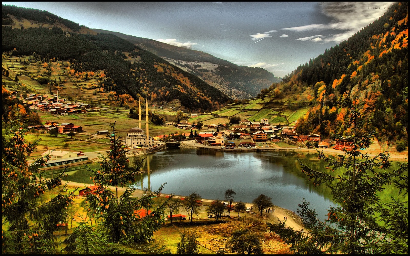 Trabzon Wonderful Natural Turkish City Autumn Turkey - Royal Uzungol Hotel&spa - HD Wallpaper 