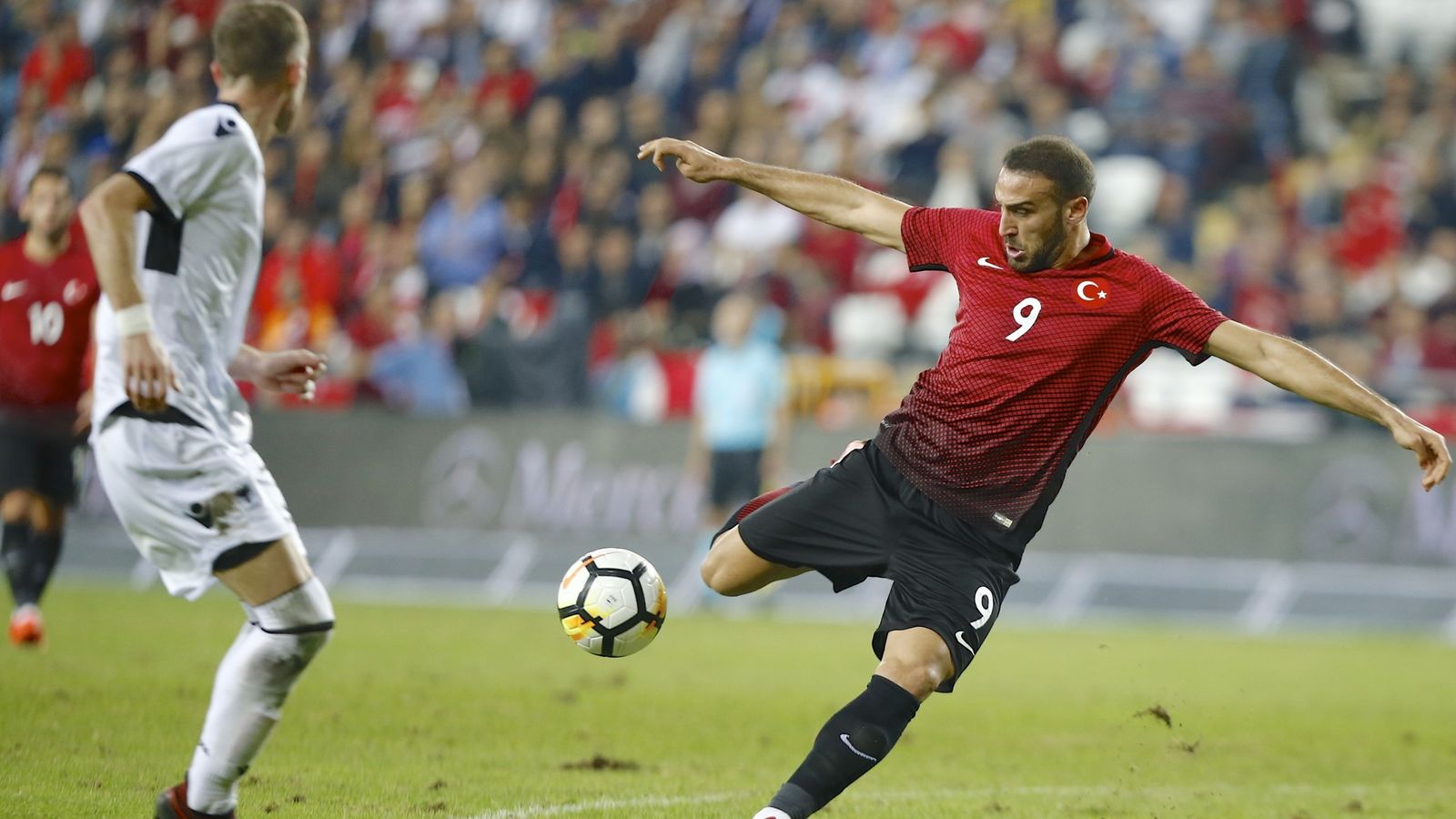 Die Türkei Kassiert Eine Peinliche Pleite Gegen Albanien - Kick American Football - HD Wallpaper 