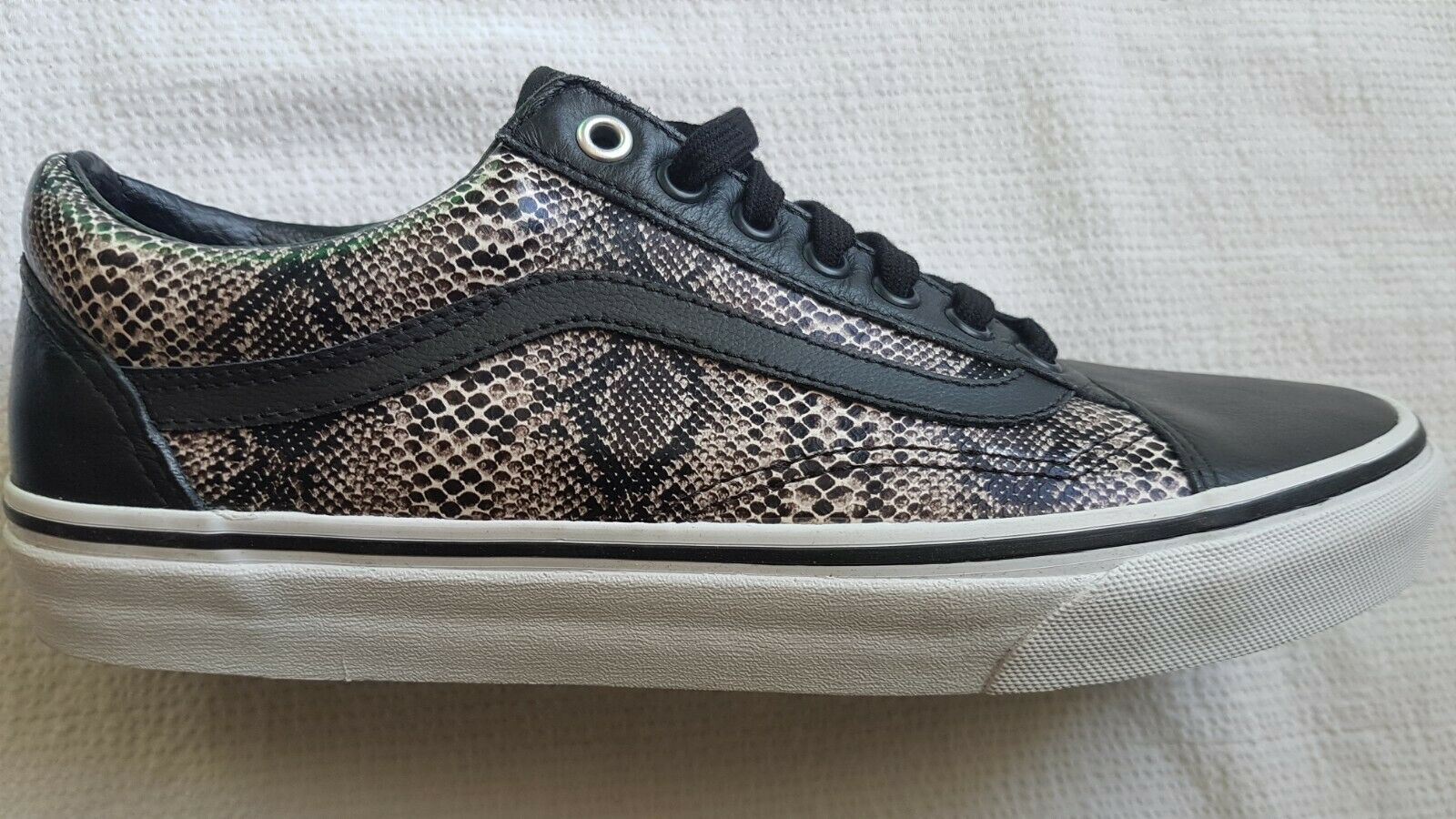 Skate Shoe - HD Wallpaper 