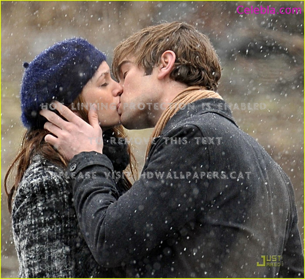 Romantic Couple Kissing Caps Hugs Love 3d - Love Kiss New - 1222x1117  Wallpaper 