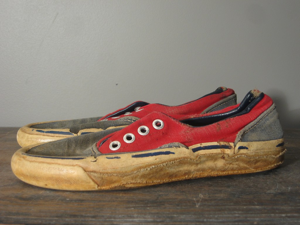 what did the first vans shoe look like