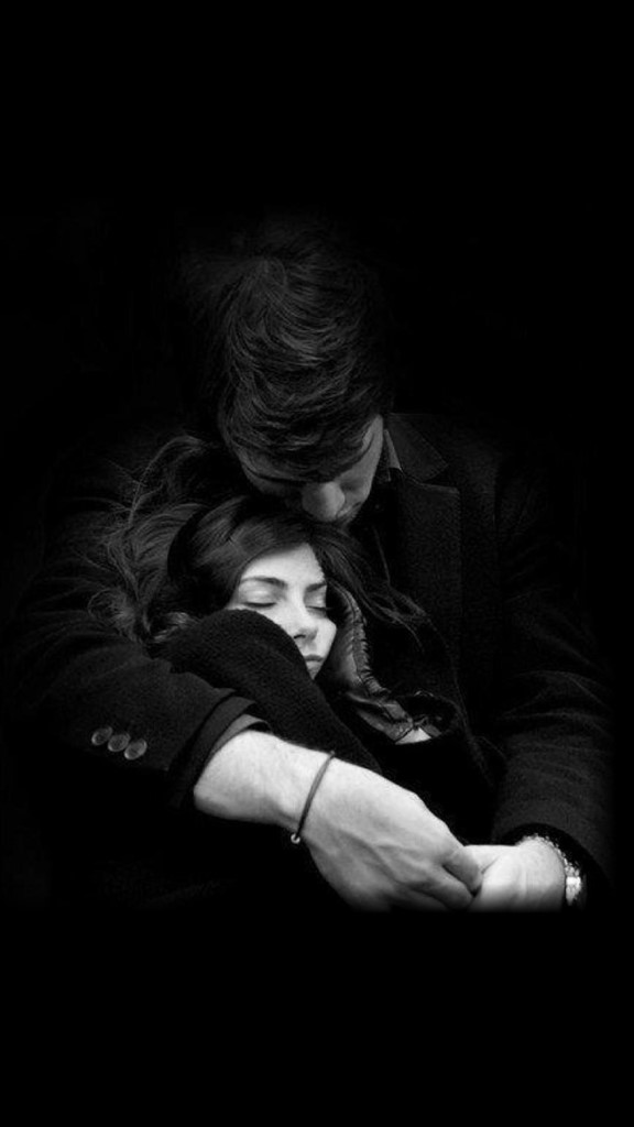 Couple Hug Wallpaper - HD Wallpaper 